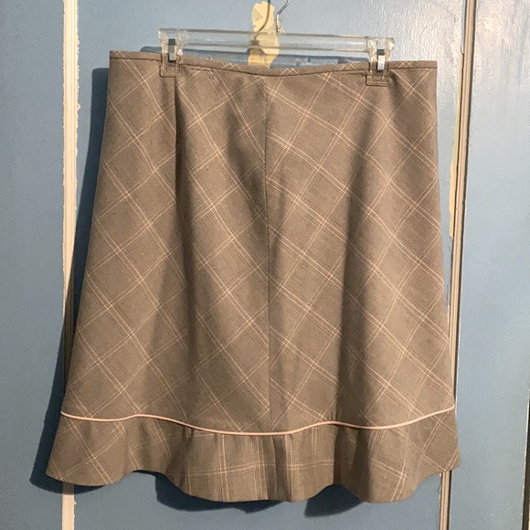 Liz Claiborne suit jacket and skirt - Picture 3 of 3